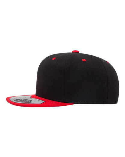 Black/ Red-model Image