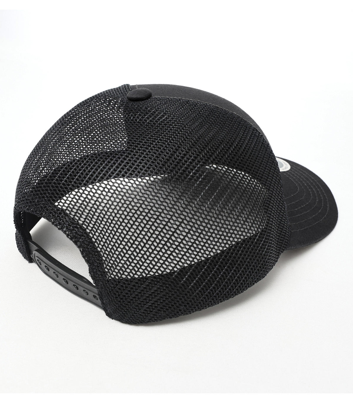 Black/Black-model Image
